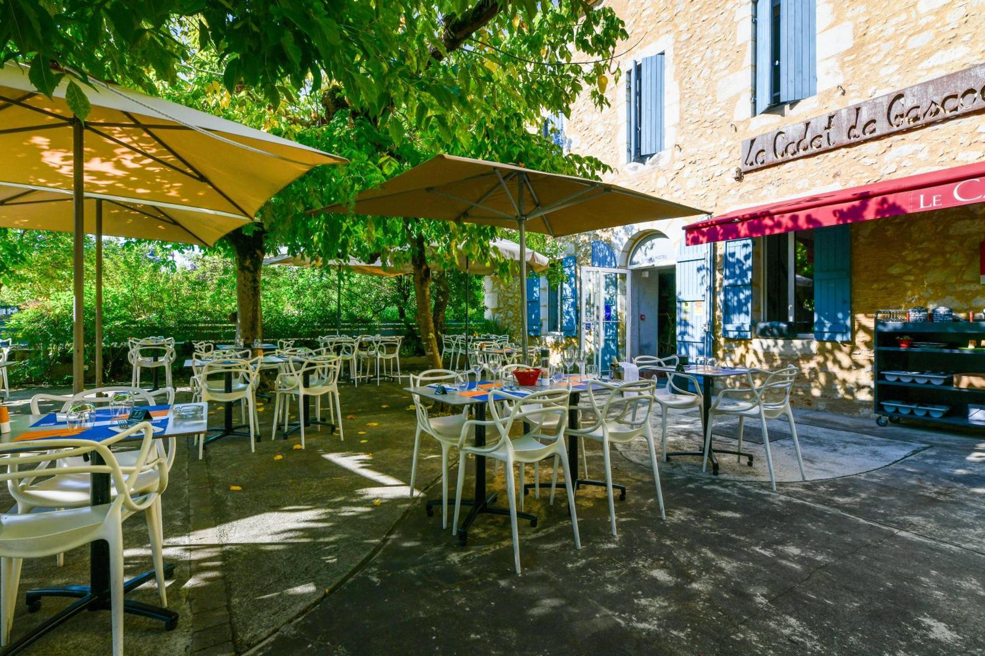 Logis Hotel & Restaurant Le Cadet De Gascogne Saint-Justin  Ngoại thất bức ảnh