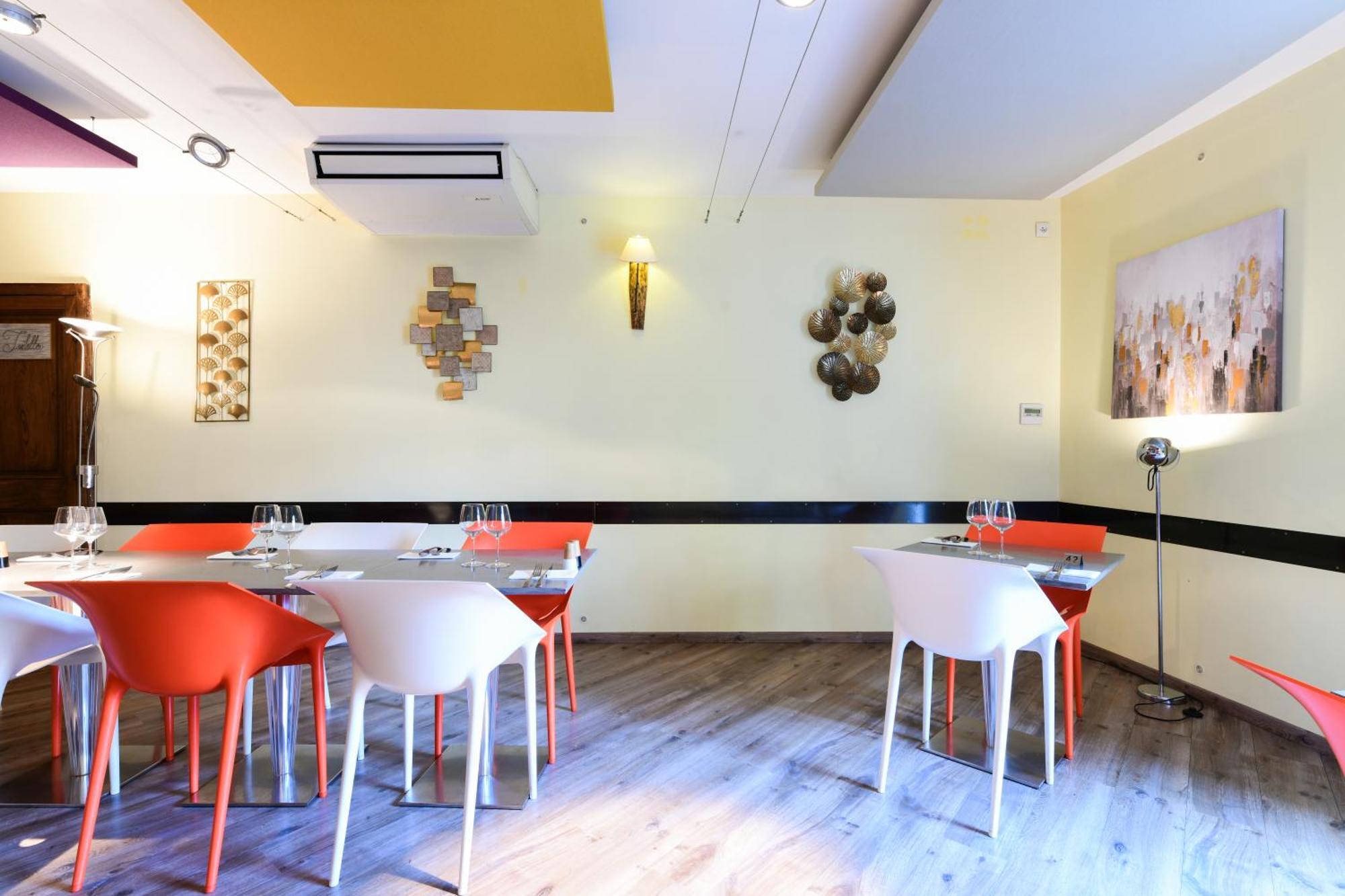 Logis Hotel & Restaurant Le Cadet De Gascogne Saint-Justin  Ngoại thất bức ảnh