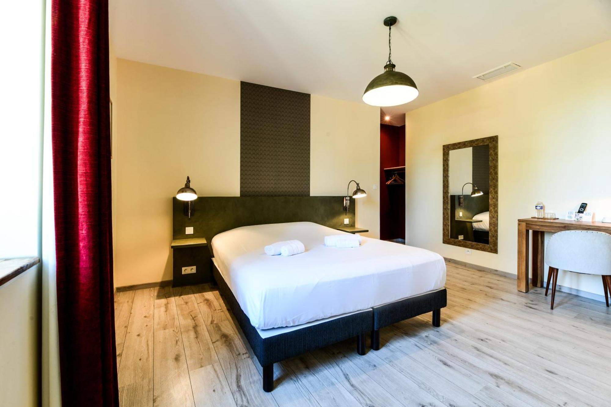 Logis Hotel & Restaurant Le Cadet De Gascogne Saint-Justin  Ngoại thất bức ảnh